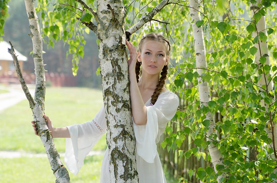 Women in Slavic costumes in Sao Miguel de Tucuman
