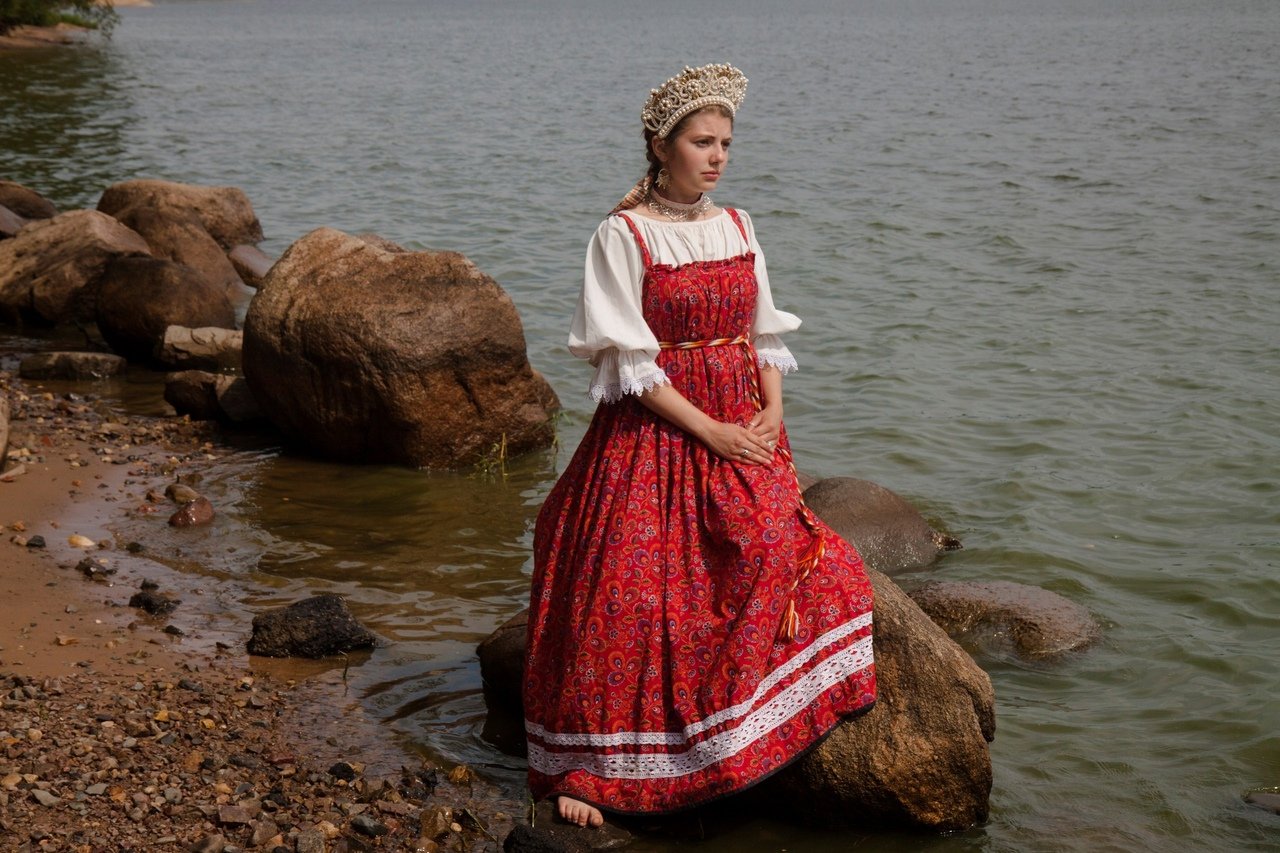 Women in Slavic costumes in Sao Miguel de Tucuman