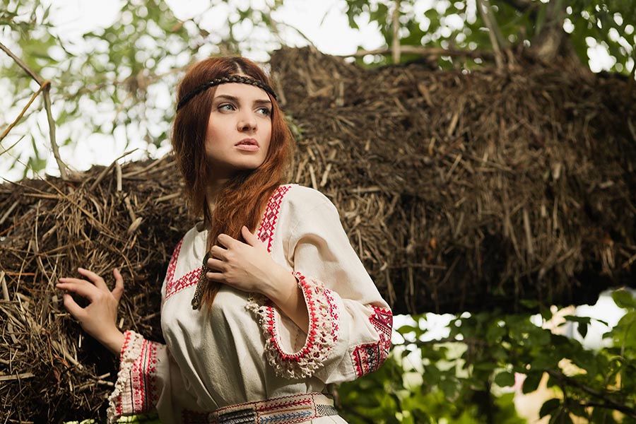 Women in Slavic costumes in Sao Miguel de Tucuman