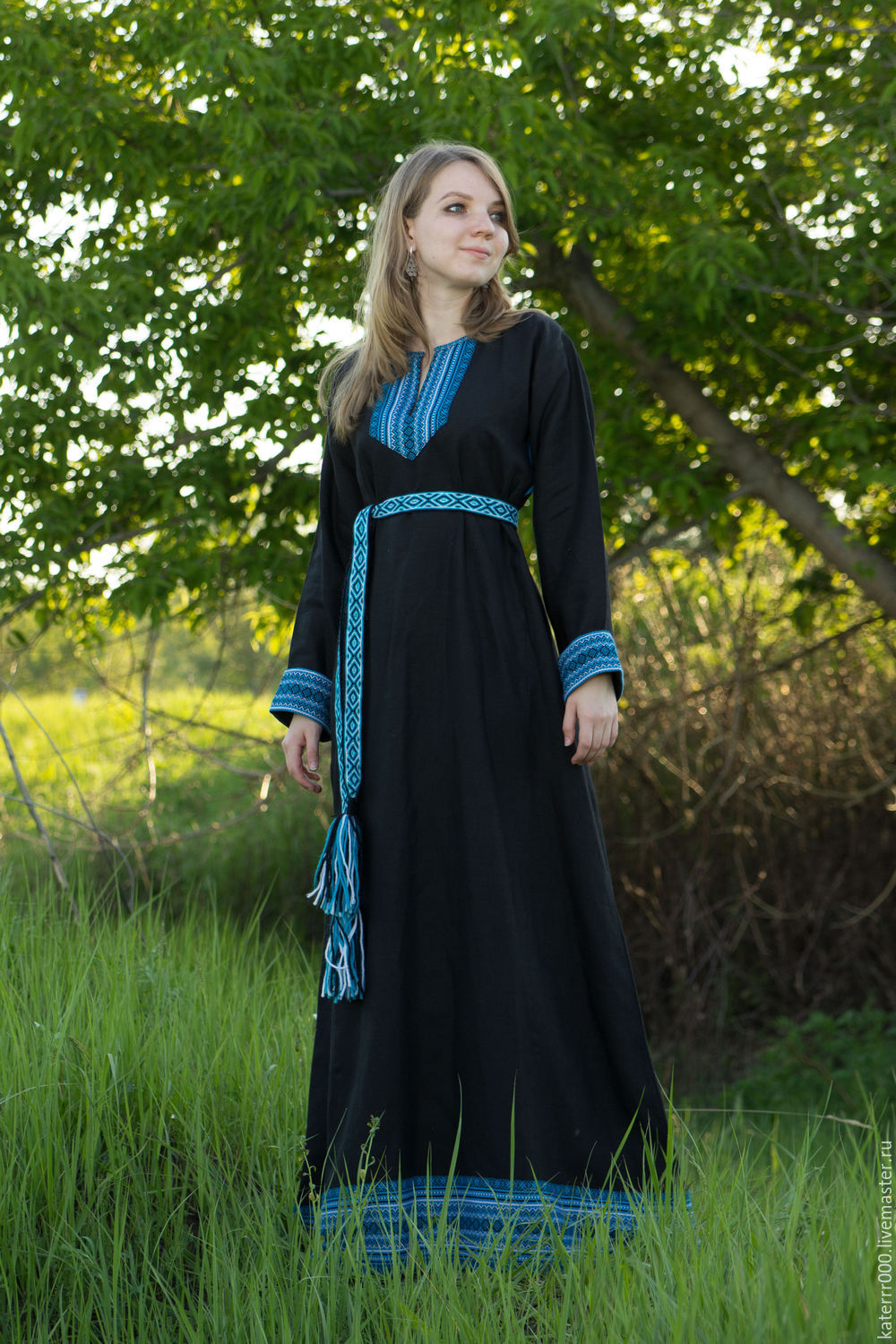 Women in Slavic costumes in Sao Miguel de Tucuman