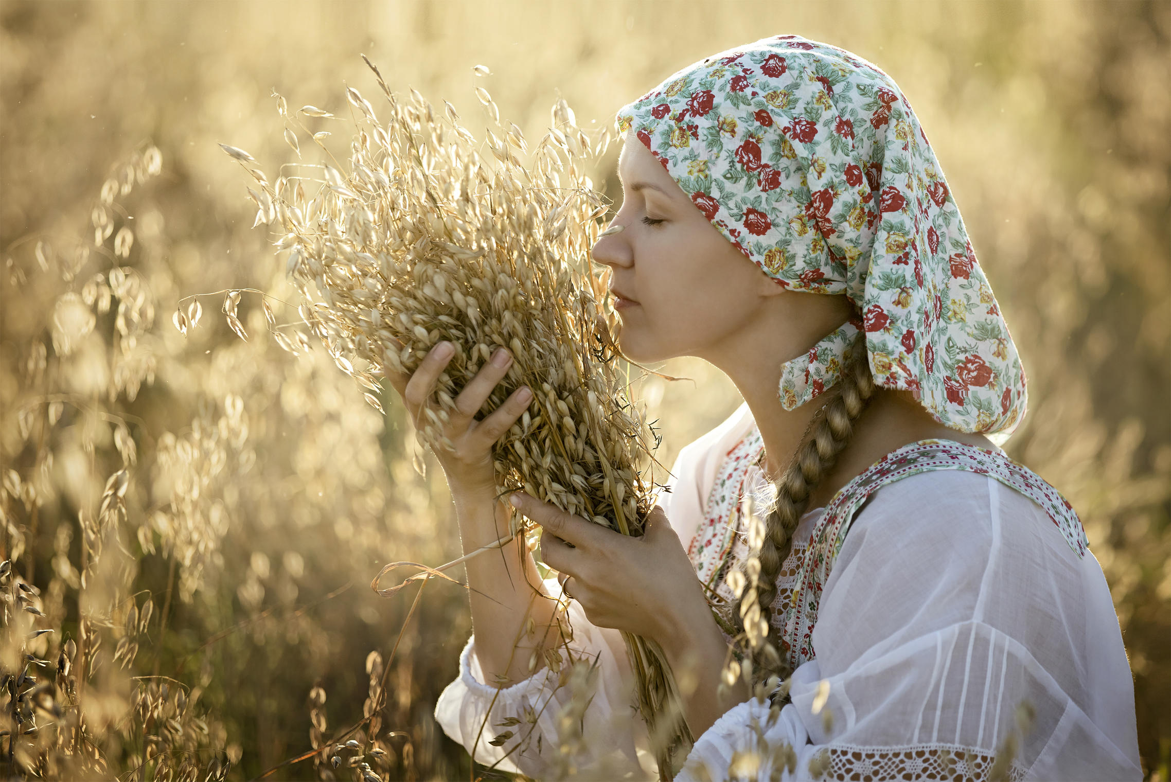 Photo Women in Slavic costumes in Sao Miguel de Tucuman